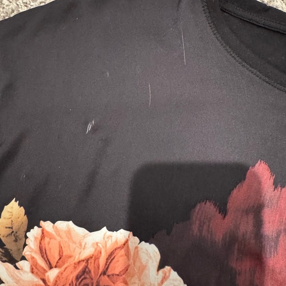 Simply Vera Vera Wang Classic Black Tee - Picture 6 of 6